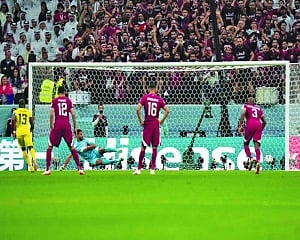 Ecuador win opening World cup match, beat Qatar 2-0