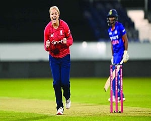 England crush India in 1st WT20I