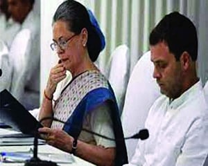 Gandhis may quit posts today over poll drubbing