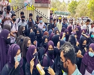 Hijab row: Karnataka HC refers matter to larger bench