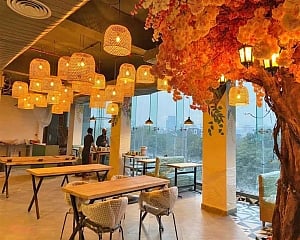 Hotels, restaurants can't ask for service charge in food bill: CCPA