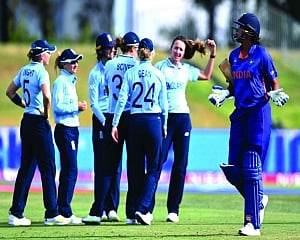 Inconsistent India lose to England