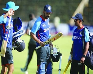India aim to seal series