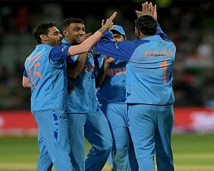 India beat Bangladesh by five runs in T20 WC