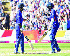 India beat England, win T20I series