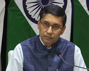 India hits out at OIC for inviting Hurriyat Conference to its meet in Pakistan