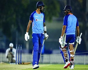 India ready to steamroll Hong Kong
