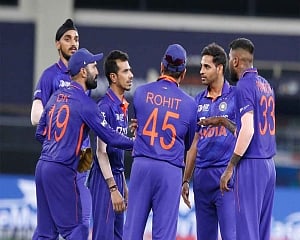 India use short-ball tactics to dismiss Pakistan for 147