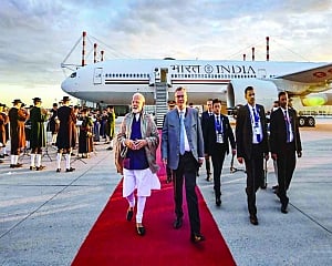 Indians proud of democracy, PM tells desi diaspora
