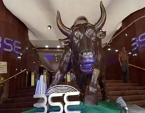 Investors' wealth zooms by over Rs 4.76 lakh cr in first two days of trading in 2022