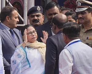Irked by 'Jai Shri Ram' slogans, Mamata stays away from dais during Vande Bharat Express inauguration