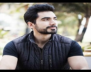 Ishwak Singh wraps shoot of movie 'Bas Karo Aunty!'