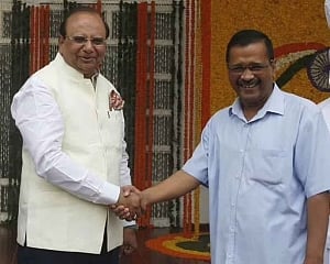 Kejriwal meets Delhi LG, hopes 'situation will improve'