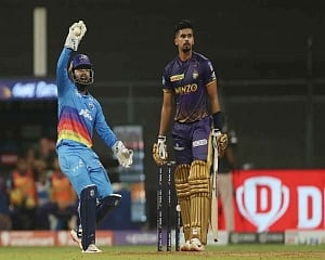 Knight Riders score 146/9 against DC