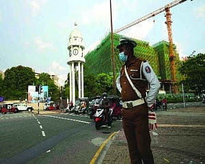 Lankan cops fire tear gas at students amid curfew