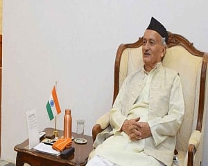 Maha Governor asks Uddhav Thackeray govt to face floor test on Thursday