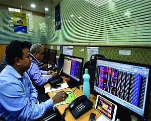 Markets gain for 5th straight session