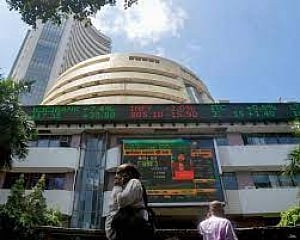 Markets trade firm; Sensex climbs over 395 points in early trade