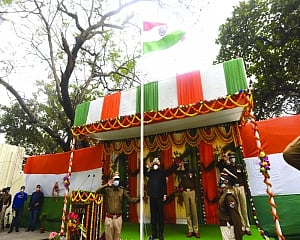 Metro Railway observed the 73rd Republic Day