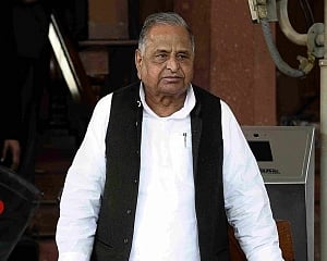 Mulayam to be cremated in Sefai on Tuesday