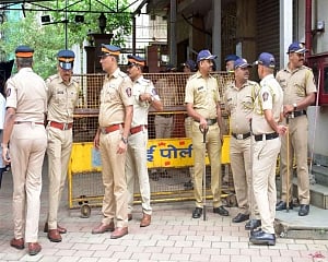 Mumbai police serve notices prohibiting unlawful assembly to Aarey protestors