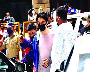 NCB's clean chit toÂ  Aryan in drug case