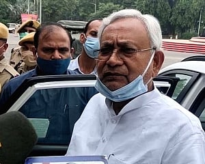 Neither claimant nor desirous for PM's post, time for united oppn: Nitish Kumar