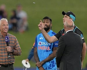 New Zealand opt to bat against India in 3rd T20I