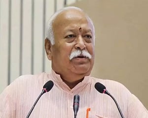 Keep ego at bay or one may fall into a hole: Bhagwat