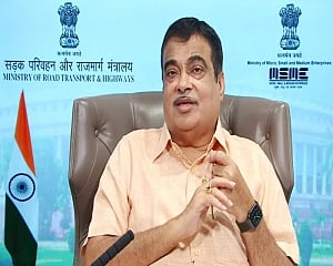 Nobody should take Rahul Gandhi seriously: Nitin Gadkari