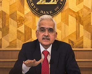 RBI keeps policy rate unchanged, cuts GDP forecast to 6.6 pc