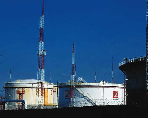 Bulgaria prevents oil refinery shutdown