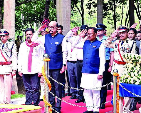 Chattisgarh CM, Governor praise police for anti-Naxal bravery