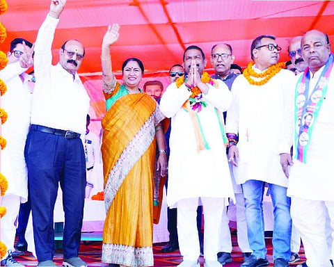 Delhi CM makes strong pitch for NDA in Bihar