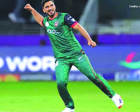Desert Vipers cruise to easy eigh wicket victory over Gulf Giants