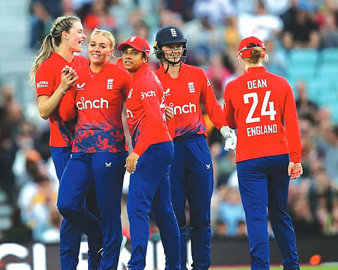 England favourites against Bangladesh