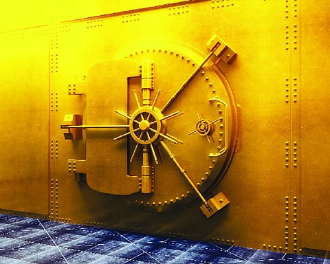Gold in hand worth two in vault