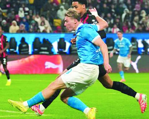 Højlund stars as Napoli beat Milan to reach final
