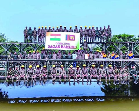 India pledges $450 million support to Sri Lanka