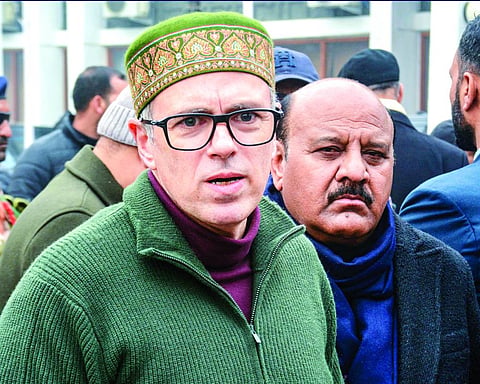 J&K CM reviews development works in Srinagar