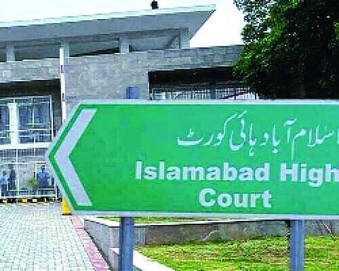 Pakistan court sacks judge over invalid law degree