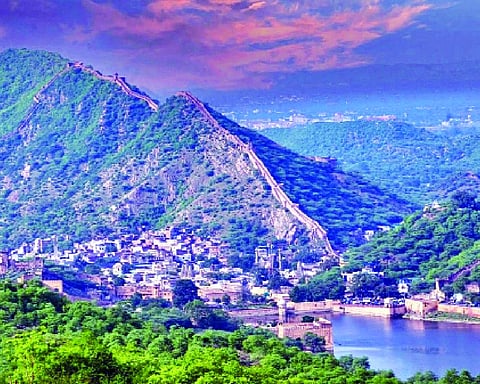 SC stay on Aravalli order welcomed by Congress, activists