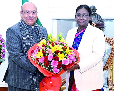 Speaker Vijender Gupta meets President Murmu