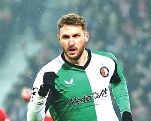 AC Milan keeps hopes alive in Italian Cup