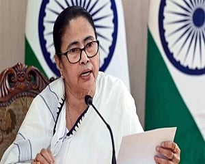 After meeting Abdullah, Mamata urges Centre to ensure safety in Kashmir, plans visit after Puja