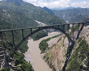Air travellers vying to click Chenab bridge pic after pilots make special announcement
