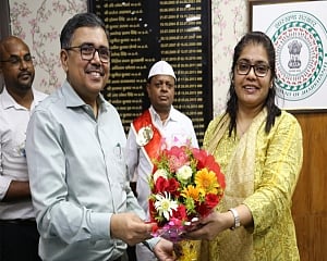 Ajay Nath Jha takes charge as 35th Deputy Commissioner of Bokaro