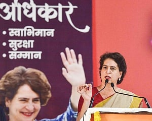 At her maiden solo rally in Bihar, Priyanka Gandhi calls Rahul a ‘real patriot’