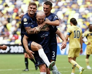 Auckland City draws Boca Juniors 1-1 in 5th Club World Cup match with weather delay