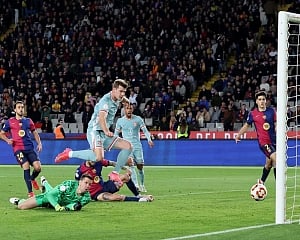 Barcelona and Atletico Madrid draw 4-4 in thrilling 1st leg of Copa del Rey semifinals